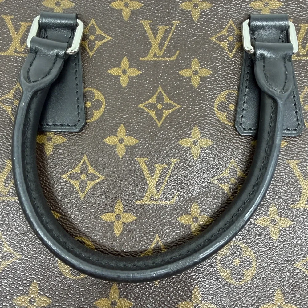 Authentic Louis Vuittion Monogram Macassar Porte Documents Voyage